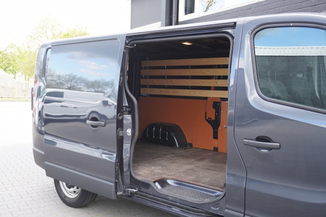 Renault Trafic 2.0 dCi L2 EURO 6 - Airco - Cruise - Trekhaak - € 20.950,- Excl.