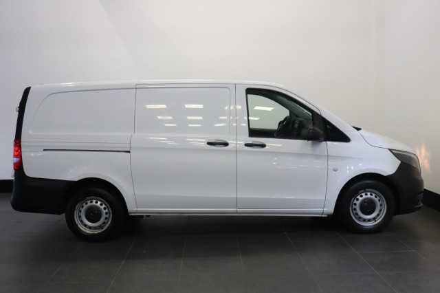 Mercedes-Benz Vito 111 CDI Lang EURO 6 - Airco - Cruise - Trekhaak - € 14.499,- Excl. Mercedes-Benz Vito 111 CDI Lang EURO 6 - Airco - Cruise - Trekhaak - € 14.499,- Excl.