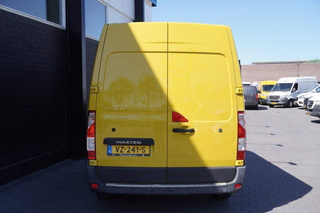 Renault Master 2.3 dCi 163PK 2x Schuifdeur L2H2 EURO 6 - Airco - Navi - Cruise - €8.900,- Excl. Renault Master 2.3 dCi 163PK 2x Schuifdeur L2H2 EURO 6 - Airco - Navi - Cruise - €8.900,- Excl.