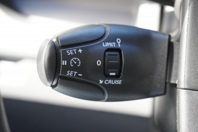 Peugeot Expert 2.0 BlueHDI 122PK L3 Dubbele Cabine EURO 6 - Airco - Cruise - Camera - € 15.900,- Excl. Peugeot Expert 2.0 BlueHDI 122PK L3 Dubbele Cabine EURO 6 - Airco - Cruise - Camera - € 15.900,- Excl.