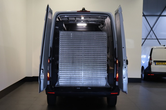 Mercedes-Benz Sprinter 311 2.2 CDI L2H2 EURO 6 - A/C Climate - Sidebars - Camera - € 14.950,- Excl. Mercedes-Benz Sprinter 311 2.2 CDI L2H2 EURO 6 - A/C Climate - Sidebars - Camera - € 14.950,- Excl.