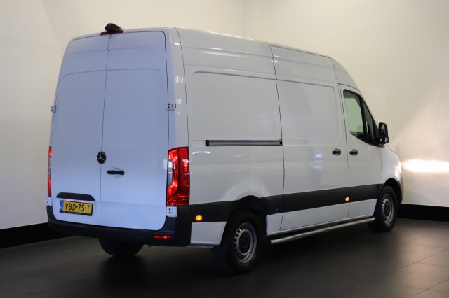 Mercedes-Benz Sprinter 311 2.2 CDI L2H2 EURO 6 - A/C Climate - Sidebars - Camera - € 14.950,- Excl. Mercedes-Benz Sprinter 311 2.2 CDI L2H2 EURO 6 - A/C Climate - Sidebars - Camera - € 14.950,- Excl.