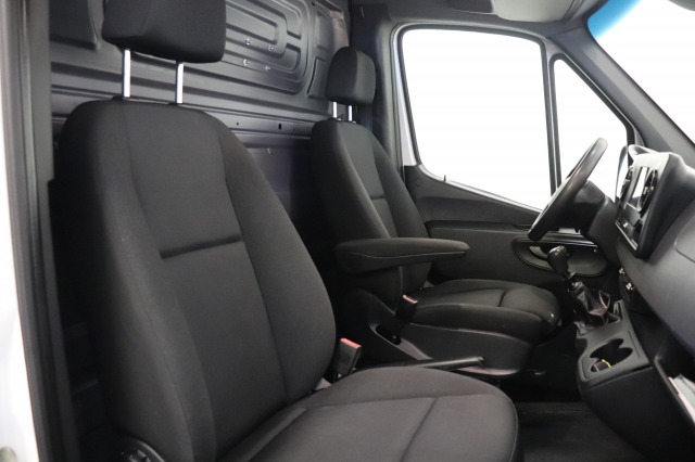 Mercedes-Benz Sprinter 311 2.2 CDI L2H2 EURO 6 - A/C Climate - Sidebars - Camera - € 14.950,- Excl. Mercedes-Benz Sprinter 311 2.2 CDI L2H2 EURO 6 - A/C Climate - Sidebars - Camera - € 14.950,- Excl.