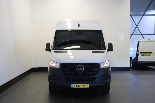 Mercedes-Benz Sprinter 311 2.2 CDI L2H2 EURO 6 - A/C Climate - Sidebars - Camera - € 14.950,- Excl. Mercedes-Benz Sprinter 311 2.2 CDI L2H2 EURO 6 - A/C Climate - Sidebars - Camera - € 14.950,- Excl.