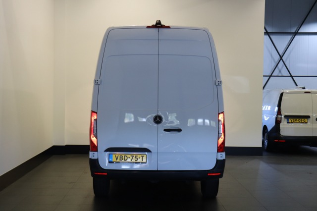 Mercedes-Benz Sprinter 311 2.2 CDI L2H2 EURO 6 - A/C Climate - Sidebars - Camera - € 14.950,- Excl. Mercedes-Benz Sprinter 311 2.2 CDI L2H2 EURO 6 - A/C Climate - Sidebars - Camera - € 14.950,- Excl.