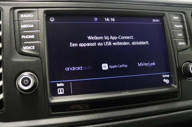 Volkswagen Crafter 2.0 TDI L3H3 EURO 6 - A/C climate - Cruise - Camera - € 17.900,- Excl.