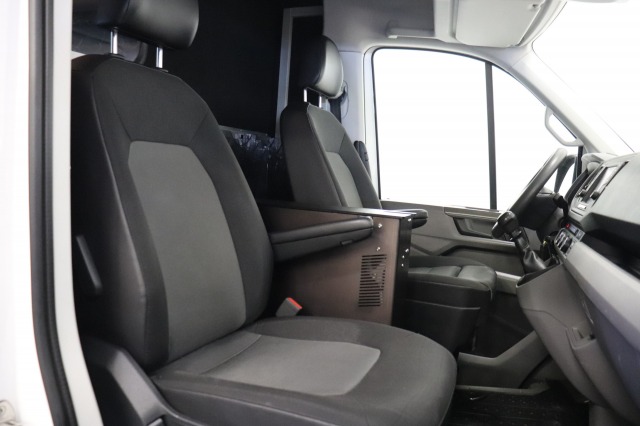 Volkswagen Crafter 2.0 TDI L3H3 EURO 6 - A/C climate - Cruise - Camera - € 17.900,- Excl.