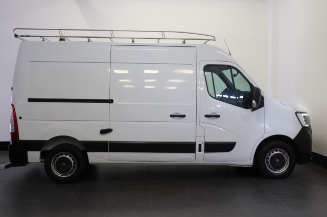 Renault Master 2.3 dCi 135PK L2H2 EURO 6 - Airco - Cruise - PDC - €14.499,- Excl. Renault Master 2.3 dCi 135PK L2H2 EURO 6 - Airco - Cruise - PDC - €14.499,- Excl.