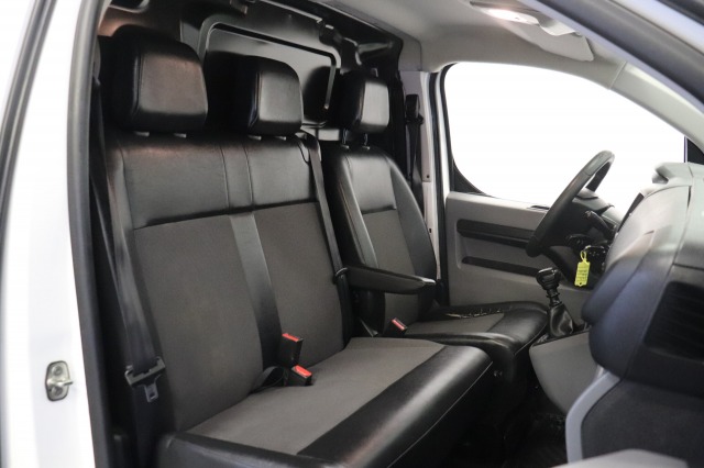 Toyota ProAce Compact 1.5 D-4D EURO 6 - Airco - Cruise - Trekhaak - €7.950, - MARGE Toyota ProAce Compact 1.5 D-4D EURO 6 - Airco - Cruise - Trekhaak - €7.950, - MARGE
