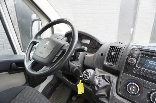 Peugeot Boxer 2.0 BlueHDI 163PK L3 DC Openlaadbak EURO 6 - Airco - Trekhaak -  € 15.900,- Excl.
