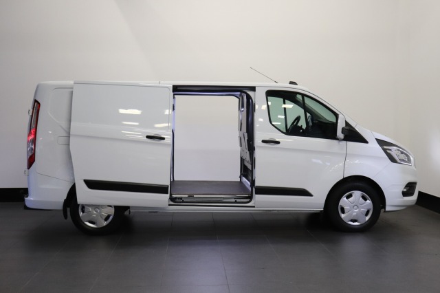 Ford Transit Custom 2.0 TDCI Automaat 2x Schuifdeur L2 EURO 6 - Airco - ACC - Trekhaak - € 16.900,- Excl. Ford Transit Custom 2.0 TDCI Automaat 2x Schuifdeur L2 EURO 6 - Airco - ACC - Trekhaak - € 16.900,- Excl.