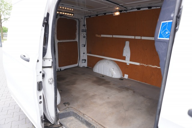 Mercedes-Benz Vito 110 CDI Lang EURO 6 - Airco - Navi - Cruise - € 13.900,- Excl.