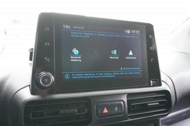 Peugeot Partner 1.5 BlueHDI 130PK Automaat EURO 6 - Airco - Cruise - PDC - €10.900,- Excl. Peugeot Partner 1.5 BlueHDI 130PK Automaat EURO 6 - Airco - Cruise - PDC - €10.900,- Excl.