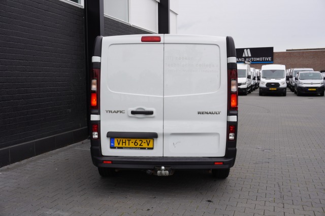 Renault Trafic 2.0 dCi 120PK EURO 6 - Airco - Navi - Cruise - €10.950,- Excl. Renault Trafic 2.0 dCi 120PK EURO 6 - Airco - Navi - Cruise - €10.950,- Excl.