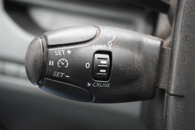 Citroën Jumpy 2.0 BlueHDI 120PK Dubbele Cabine EURO 6 - PDC - Cruise - Trekhaak - €14.900,- Excl.