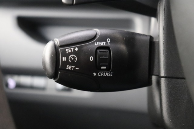 Peugeot Expert 2.0 BlueHDI 145PK L3 Dubbele Cabine Automaat EURO 6 - Airco - Cruise - PDC - € 18.950,- Excl. Peugeot Expert 2.0 BlueHDI 145PK L3 Dubbele Cabine Automaat EURO 6 - Airco - Cruise - PDC - € 18.950,- Excl.
