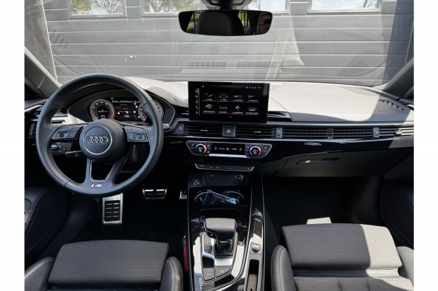 Audi A4 Avant 40 TFSI 204PK S-Line edition Competition | Keyless | Navi | Carplay | NL-Auto | 29.900,- incl. BTW