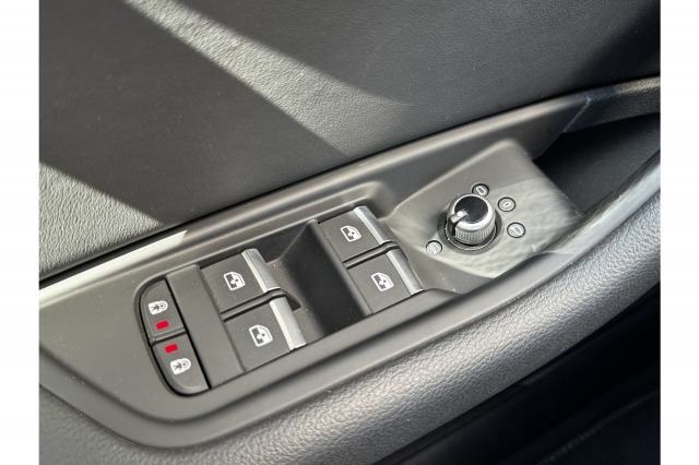 Audi A4 Avant 40 TFSI 204PK S-Line edition Competition | Keyless | Navi | Carplay | NL-Auto | 29.900,- incl. BTW