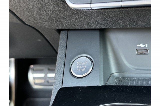 Audi A4 Avant 40 TFSI 204PK S-Line edition Competition | Keyless | Navi | Carplay | NL-Auto | 29.900,- incl. BTW