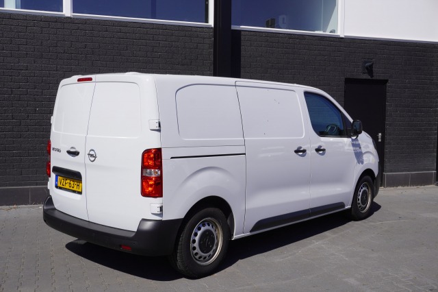Opel Vivaro 2.0 CDTI 145PK L2 Automaat EURO 6 - Airco - Navi - Cruise - € 18.950,- Excl.