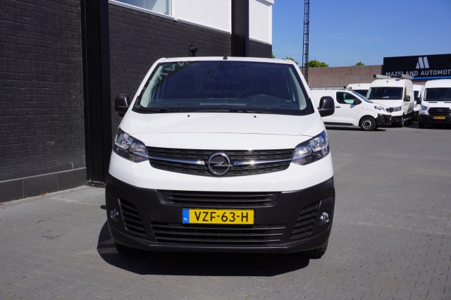 Opel Vivaro 2.0 CDTI 145PK L2 Automaat EURO 6 - Airco - Navi - Cruise - € 18.950,- Excl. Opel Vivaro 2.0 CDTI 145PK L2 Automaat EURO 6 - Airco - Navi - Cruise - € 18.950,- Excl.