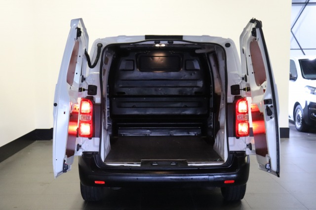 Citroën Jumpy 1.5 BlueHDI L2 EURO 6 - Airco - Cruise - PDC - € 13.950,- Excl. Citroën Jumpy 1.5 BlueHDI L2 EURO 6 - Airco - Cruise - PDC - € 13.950,- Excl.