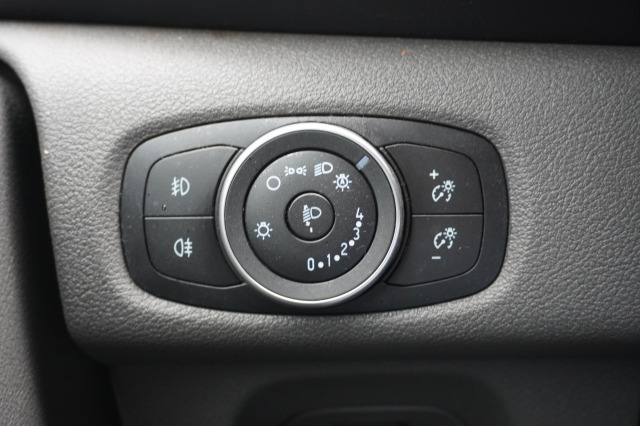Ford Transit Custom 2.0 TDCI EURO 6 - Airco - Cruise - PDC - € 12.499,- Excl.