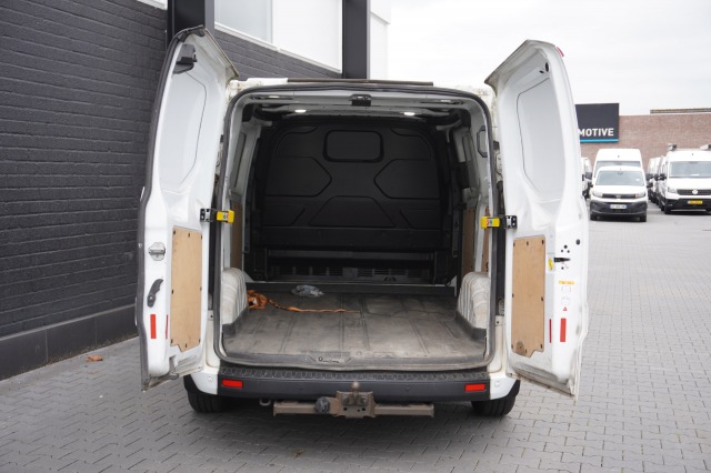 Ford Transit Custom 2.0 TDCI EURO 6 - Airco - Cruise - PDC - € 12.499,- Excl.