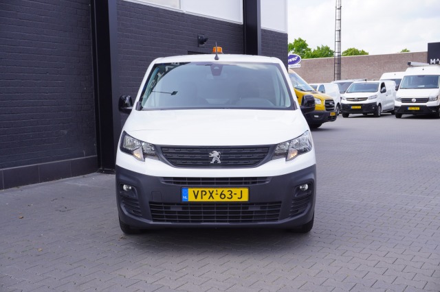 Peugeot Partner 1.5 BlueHDi 130PK Automaat EURO 6 - Airco - Cruise - PDC - €10.900,- Excl. Peugeot Partner 1.5 BlueHDi 130PK Automaat EURO 6 - Airco - Cruise - PDC - €10.900,- Excl.
