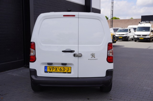 Peugeot Partner 1.5 BlueHDi 130PK Automaat EURO 6 - Airco - Cruise - PDC - €10.900,- Excl. Peugeot Partner 1.5 BlueHDi 130PK Automaat EURO 6 - Airco - Cruise - PDC - €10.900,- Excl.