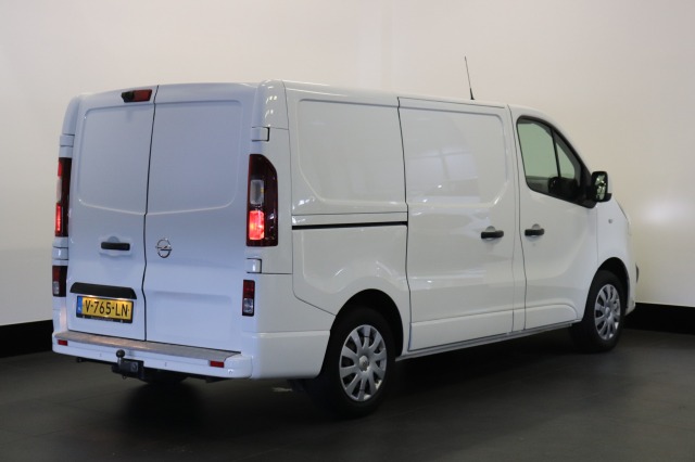 Opel Vivaro 1.6 CDTI 125PK EURO 6 - Airco - Navi - Cruise - €10.950,- Excl. Opel Vivaro 1.6 CDTI 125PK EURO 6 - Airco - Navi - Cruise - €10.950,- Excl.