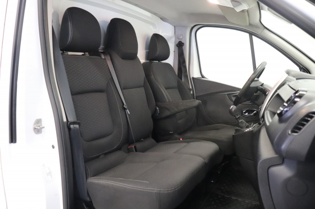 Opel Vivaro 1.6 CDTI 125PK EURO 6 - Airco - Navi - Cruise - €10.950,- Excl. Opel Vivaro 1.6 CDTI 125PK EURO 6 - Airco - Navi - Cruise - €10.950,- Excl.