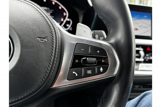 BMW 3 Serie Touring 330e High Executive M-Sport Shadowline 293PK | Laser | H&K Audio | Camera | NL Auto | €31.900,- Incl. BTW BMW 3 Serie Touring 330e High Executive M-Sport Shadowline 293PK | Laser | H&K Audio | Camera | NL Auto | €31.900,- Incl. BTW