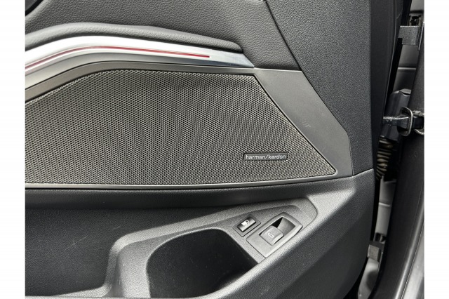 BMW 3 Serie Touring 330e High Executive M-Sport Shadowline 293PK | Laser | H&K Audio | Camera | NL Auto | €31.900,- Incl. BTW BMW 3 Serie Touring 330e High Executive M-Sport Shadowline 293PK | Laser | H&K Audio | Camera | NL Auto | €31.900,- Incl. BTW