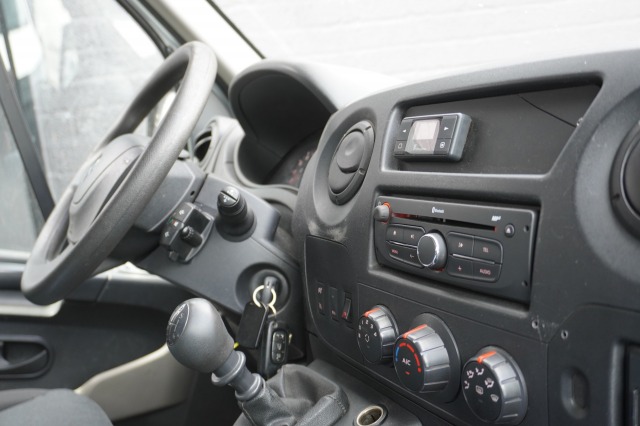 Renault Master 2.3 dCi 130PK L2H2 EURO 6 - Airco - Cruise - Camera - € 9.900,- Excl. Renault Master 2.3 dCi 130PK L2H2 EURO 6 - Airco - Cruise - Camera - € 9.900,- Excl.