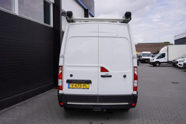 Renault Master 2.3 dCi 130PK L2H2 EURO 6 - Airco - Cruise - Camera - € 9.900,- Excl. Renault Master 2.3 dCi 130PK L2H2 EURO 6 - Airco - Cruise - Camera - € 9.900,- Excl.