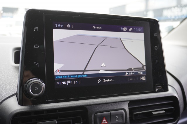 Peugeot Partner 1.2 Benzine! EURO 6 - Airco - Navi - Cruise - €11.900,- Excl. Peugeot Partner 1.2 Benzine! EURO 6 - Airco - Navi - Cruise - €11.900,- Excl.