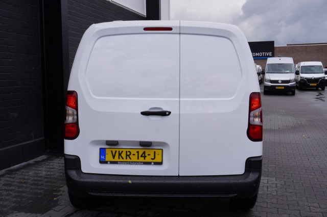 Peugeot Partner 1.2 Benzine! EURO 6 - Airco - Navi - Cruise - €11.900,- Excl. Peugeot Partner 1.2 Benzine! EURO 6 - Airco - Navi - Cruise - €11.900,- Excl.