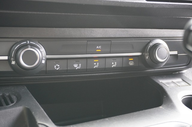 Peugeot Partner 1.2 Benzine! EURO 6 - Airco - Navi - Cruise - €11.900,- Excl. Peugeot Partner 1.2 Benzine! EURO 6 - Airco - Navi - Cruise - €11.900,- Excl.