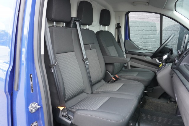 Ford Transit Custom 2.0 TDCI 130PK Automaat 2x Schuifdeur EURO 6 - Airco - Navi - Cruise - PDC - € 15.900,- Excl. Ford Transit Custom 2.0 TDCI 130PK Automaat 2x Schuifdeur EURO 6 - Airco - Navi - Cruise - PDC - € 15.900,- Excl.