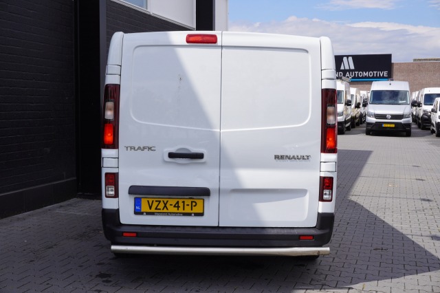 Renault Trafic 2.0 dCi 130PK L2 EURO 6 - Airco - Navi - Cruise - € 15.900,- Excl. Renault Trafic 2.0 dCi 130PK L2 EURO 6 - Airco - Navi - Cruise - € 15.900,- Excl.