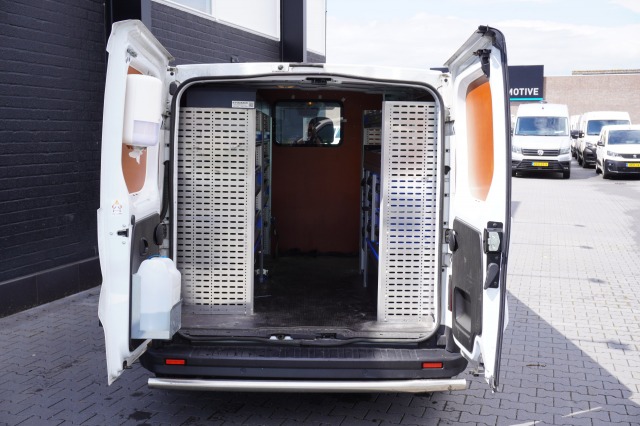 Renault Trafic 2.0 dCi 130PK L2 EURO 6 - Airco - Navi - Cruise - € 15.900,- Excl. Renault Trafic 2.0 dCi 130PK L2 EURO 6 - Airco - Navi - Cruise - € 15.900,- Excl.
