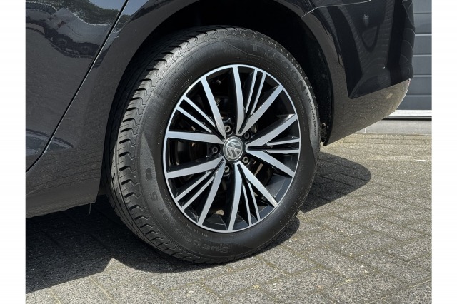 Volkswagen Golf Variant 1.6 TDI Comfortline Automaat | Pano | Climate | Cruise | PDC | €7.900,- incl. BTW