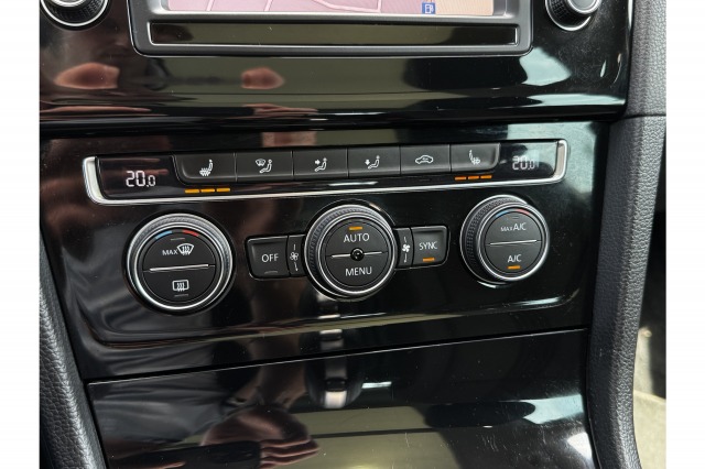 Volkswagen Golf Variant 1.6 TDI Comfortline Automaat | Pano | Climate | Cruise | PDC | €7.900,- incl. BTW