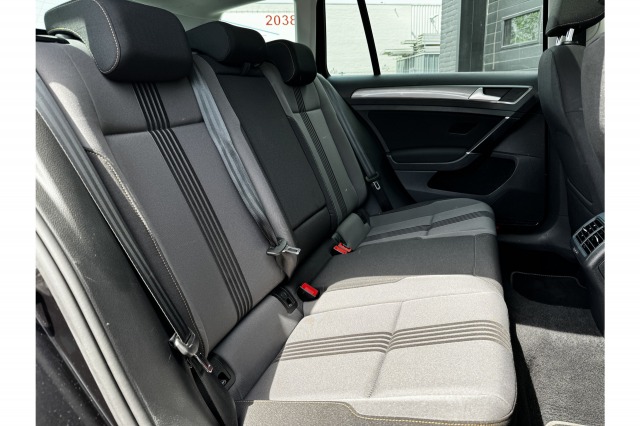 Volkswagen Golf Variant 1.6 TDI Comfortline Automaat | Pano | Climate | Cruise | PDC | €7.900,- incl. BTW