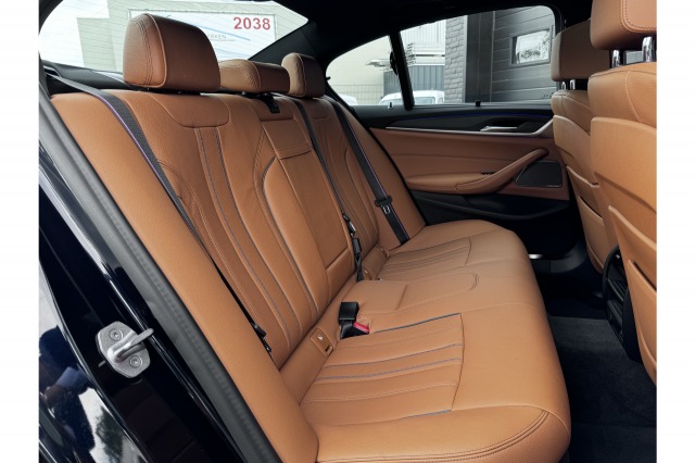 BMW 5 Serie 530i High Executive | Pano | Head up |  Laser | H&K Audio | 360 Camera | €36.900,- Incl. BTW