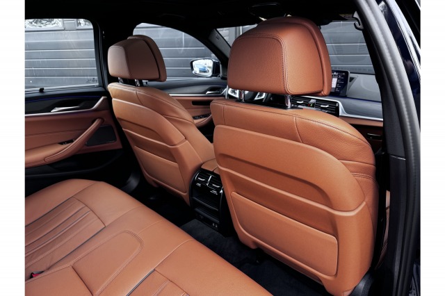 BMW 5 Serie 530i High Executive | Pano | Head up |  Laser | H&K Audio | 360 Camera | €36.900,- Incl. BTW
