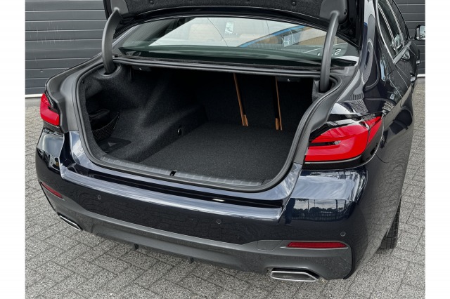 BMW 5 Serie 530i High Executive | Pano | Head up |  Laser | H&K Audio | 360 Camera | €36.900,- Incl. BTW