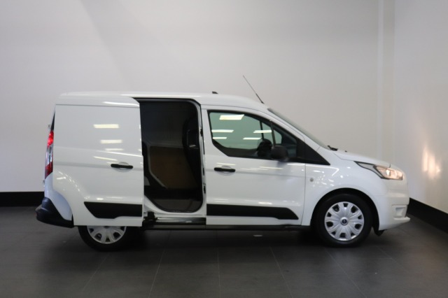 Ford Transit Connect 1.5 EcoBlue EURO 6 - Airco - Cruise - Camera - €10.900,- Excl. Ford Transit Connect 1.5 EcoBlue EURO 6 - Airco - Cruise - Camera - €10.900,- Excl.