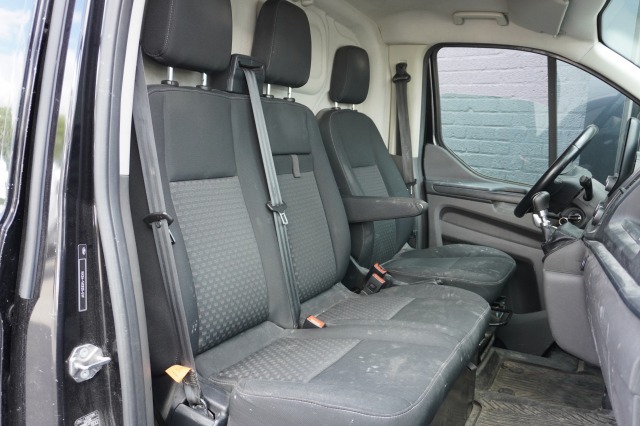Ford Transit Custom 2.0 TDCI EURO 6 - Airco - Cruise - Camera - €13.900,- Excl.